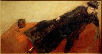 Kırmızı bir kanepede siyah elbiseli Nini by Max Slevogt