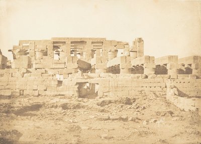 Karnac Thebes Sarayı'nın Hipostil Salonunun güney kapısı, 1849-50. by Maxime Du Camp