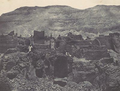 Teb. Medinet-Habou. Papa kasabasının kalıntıları, 1850. by Maxime Du Camp