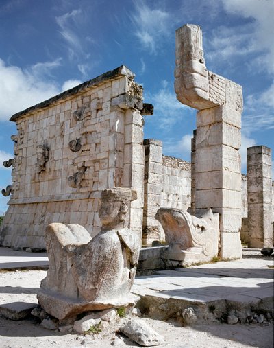 Savaşçılar tapınağının girişi, 750-1200 by Mayan