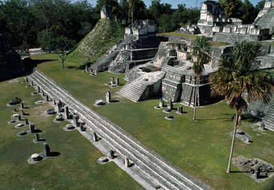 Tikal kuzey akropolü, 7. ila 8. yüzyıl by Mayan