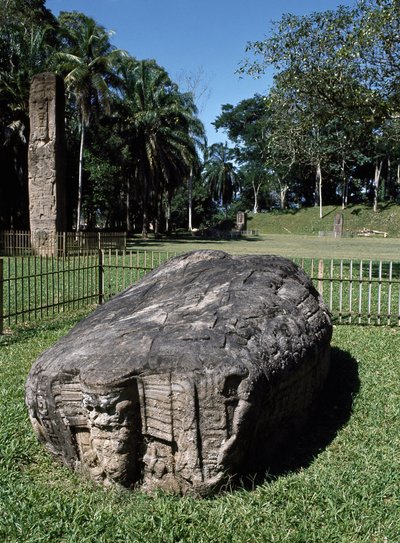 Zoomorfik sunak G ve taş E by Mayan