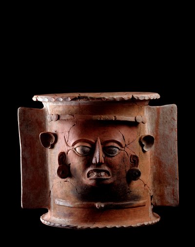 Kolomb öncesi sanat, Maya uygarlığı, geç klasik dönem: bir insan yüzünün kil dekorlu silindirik mezar vazosu. Quiche, Guatemala