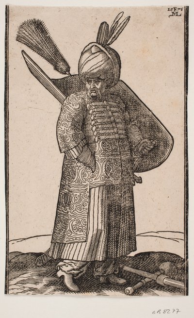 Ayakta duran kalın karınlı asker, h ile. El cebinde, h