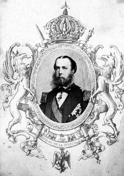 İmparator Maximilian'ın Meksika İmparatorluk Arması içindeki portresi (bw fotoğraf ve gravür) by Mexican School