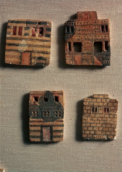 Minos sanatı: Minos evlerini temsil eden küçük seramik karolar. 1700-1600 M.Ö. Kandiye, Girit Arkeoloji Müzesi - Minos sanatı: Minos evlerini tasvir eden küçük seramik karolar. 1700-1600 M.Ö. Arkeoloji müzesi, Kandiye, Girit, Yunanistan by Minoan