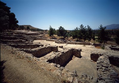 Minos uygarlığı: MÖ 2000-1400, Haghia Triada bölgesinin kalıntılarının görünümü. by Minoan