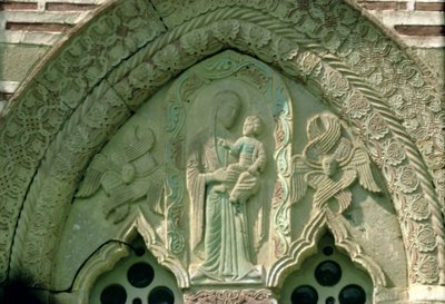 Madonna ve Çocuk, kilisenin pencere detayı, 1413-17 (taş) by Morava School