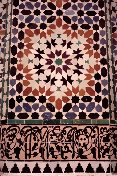 1565 yılında Saadianlar tarafından inşa edilen ana avlunun alt duvarı (zellij çini işi) (186515 detayı) by Moroccan School