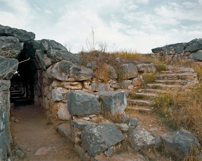 Miken sanatı: Miken kalesinin kapalı geçidi, Tiryns Şehir, MÖ 1200 civarında. Yunanistan by Mycenaean