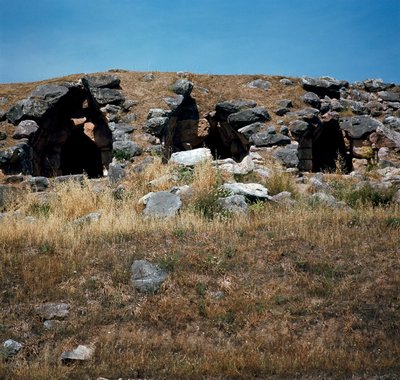 Miken sanatı: Tirynthe şehrinin surlarına inşa edilmiş evler, MÖ 1200 civarında. Yunanistan by Mycenaean