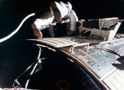 Apollo 15 ay görevi sırasında Alfred M. Worden b1932, 1971. by NASA Images