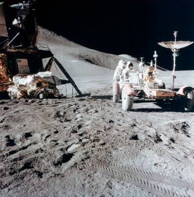 James Irwin 1930-1991, Apollo 15, 1971 sırasında Ay Gezici Araç ile. by NASA Images