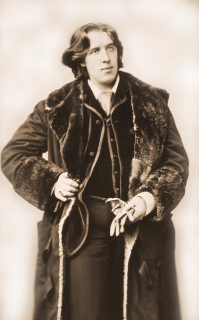Oscar Wilde (1854 - 1900) 1882 civarında Napolyon Sarony (1821 - 1896) tarafından. by Napoleon Sarony