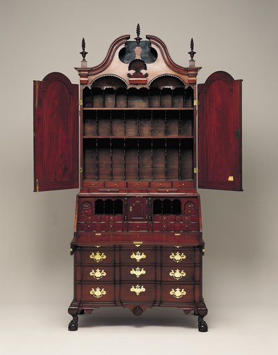 Masa ve kitaplık, c.1770-76 (maun, güney sarıçam, doğu beyaz çam, sarı kavak ve pirinç) by Nathaniel Gould