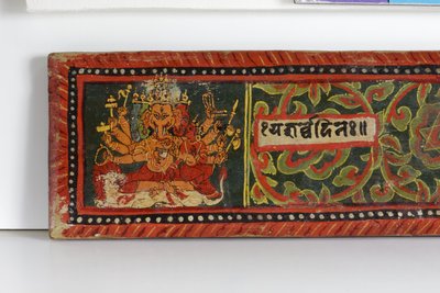 Devimahatmya el yazması kapağından detay (ahşap üzerine opak klozet) by Nepalese School