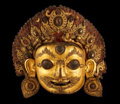 Bhairava Başkanı, c.16. yüzyıl (boyalı yaldızlı bakır ve kaya kristali) by Nepalese School