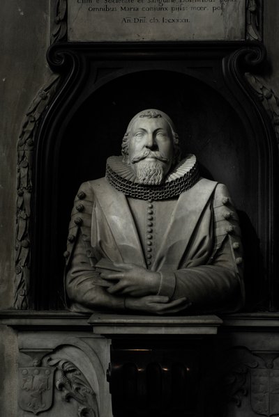 Hugo Barker Anıtı, 1632 (mermer) by Nicholas Stone
