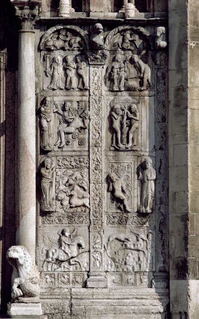 Batı sundurmasının güney tarafından detay, c.1120-38 taş bkz. 136520 ve 136522 by Nicholaus