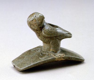 Falcon heykeli borusu, MÖ 200 - MS 100 (boru taşı ve nehir incisi) by Ohio Hopewell culture