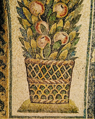 Bir Meyve Sepeti, MS 430 dolayları (mozaik) by Paleo Christian