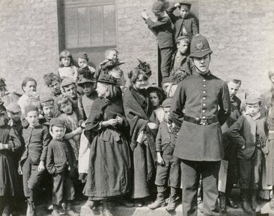 Bir Londra polisinin cenazesi, 1894 by Paul Martin
