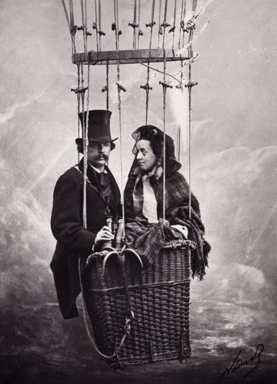Paul Nadar ve eşi balonun sepetinde (sıcak hava balonu) (s/b fotoğraf) by Paul Nadar