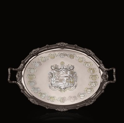Hanedan oymalı George III çay tepsisi by Paul Storr