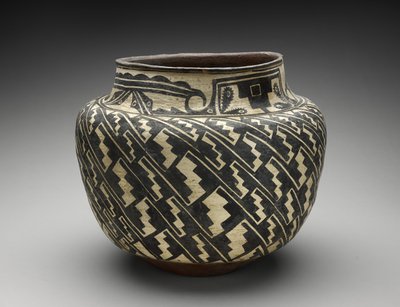 Basamak Motifli Kavanoz (Olla) by People Zuni