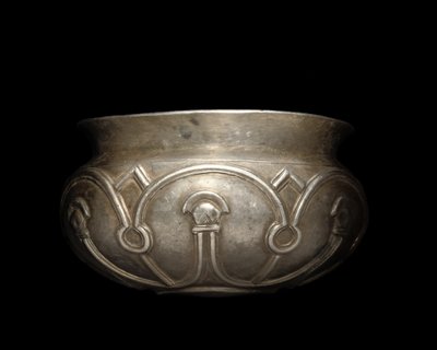 Ahameniş öncesi kase, MÖ 6. yy. by Persian School