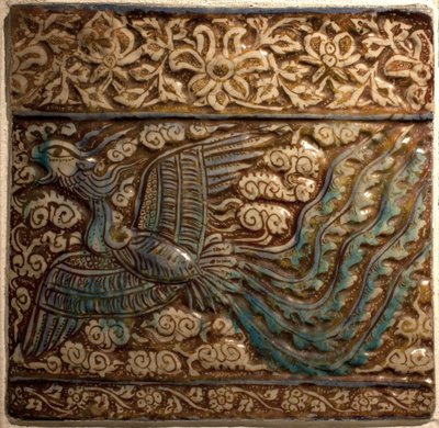 Simurg (Simorgh veya Senmurw) - Azulejos - Faience de Kaşan (Pers), İlhanlılar dönemi, 14. yüzyıl başı (Çini, Kalıplı seramik, cila ve sır altı boyalı, Pers, Kaşan, 14. yüzyıl başı, İlhanlı dönemi) - Musee Calouste Gulbenkian, Lizbon (P by Persian School