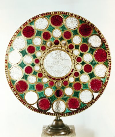 Sasani Dönemi (226-651) bir kralın kabartma kameosunu taşıyan Süleyman Kupası (altın, kaya kristali, granat ve yeşil cam) by Persian School