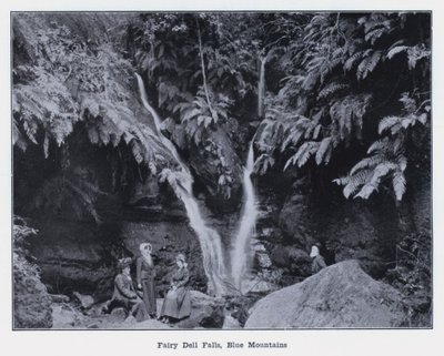 Peri Dell Şelaleleri, Mavi Dağlar (s/b fotoğraf) by Photographer Australian