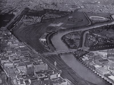 Melbourne: Jolimont Demiryolu Sahaları ve Yarra Nehri