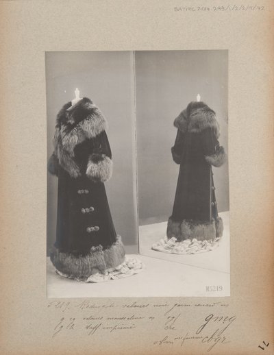 Albüm Sayfası: House of Worth, Coat (Redingote) by Photographer French