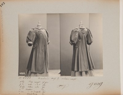 Albüm Sayfası: House of Worth, Coat by Photographer French