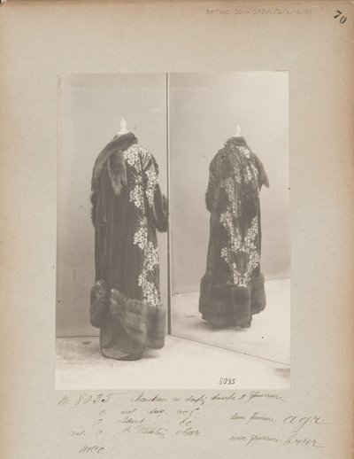Albüm Sayfası: House of Worth, Coat by Photographer French