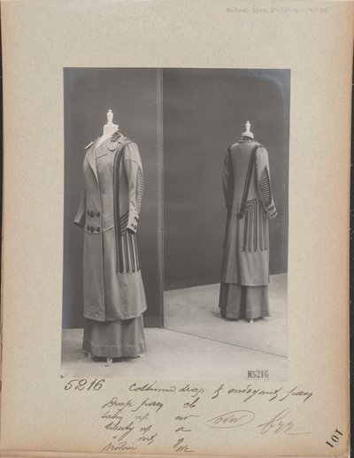 Albüm Sayfası: House of Worth, Kostüm by Photographer French