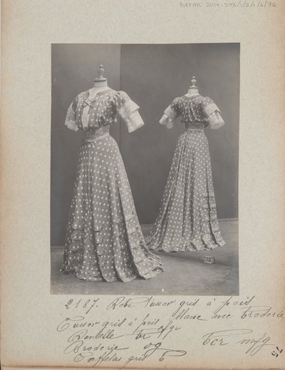 Albüm Sayfası: House of Worth, Kostüm by Photographer French