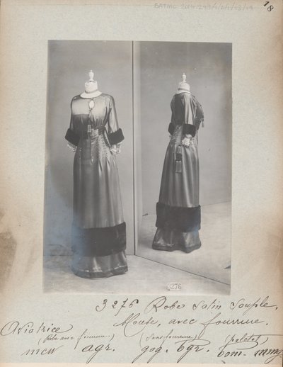 Albüm Sayfası: House of Worth, Dress by Photographer French