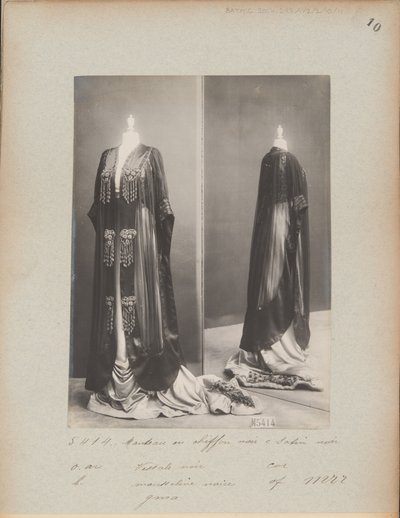 Albüm Sayfası: House of Worth, Evening Mantle by Photographer French