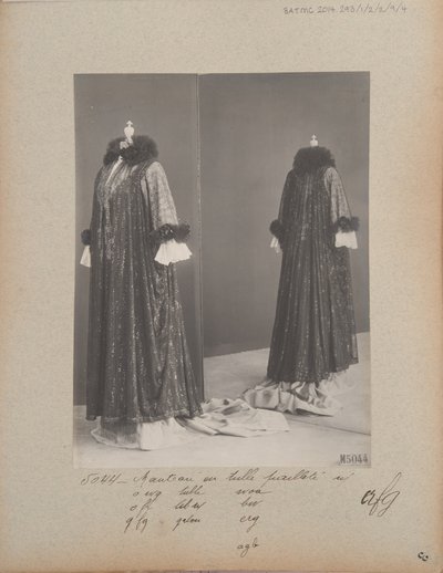 Albüm Sayfası: House of Worth, Mantle by Photographer French