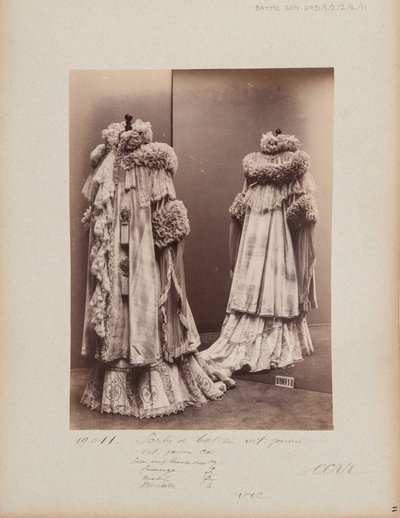 Albüm Sayfası: House of Worth, Sortie de Bal by Photographer French