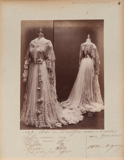 Albüm Sayfası: House of Worth, Çay Elbisesi by Photographer French