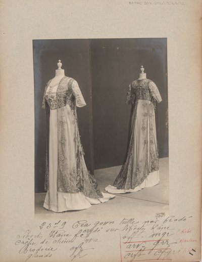 Albüm Sayfası: House of Worth, Çay Elbisesi by Photographer French