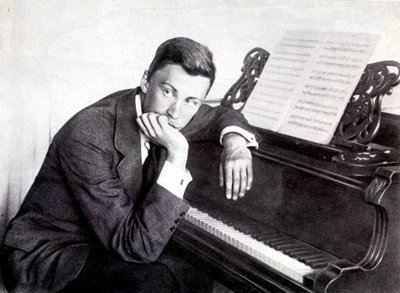 Sergei Prokofiev ve piyanosu by Photographer French