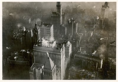 Manhattan şehir merkezinin havadan çekilmiş fotoğrafı, LZ 127 Graf Zeppelin, New York 1928 (s/b fotoğraf) by Photographer German
