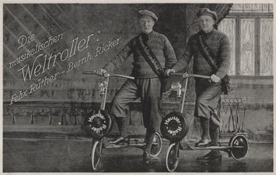 Felix Ruether ve Bernhard Ricker, müzikli scooter sürücüleri (s/b fotoğraf) by Photographer German