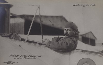 Fransız havacı Louis Bleriot, tek kanatlı uçağıyla Manş Denizi