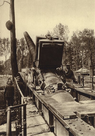 Verdun ve Dunkirk bombardımanlarında kullanılan tipte Alman 380 mm demiryolu silahı, Fransa, I. Dünya Savaşı by Photographer German
